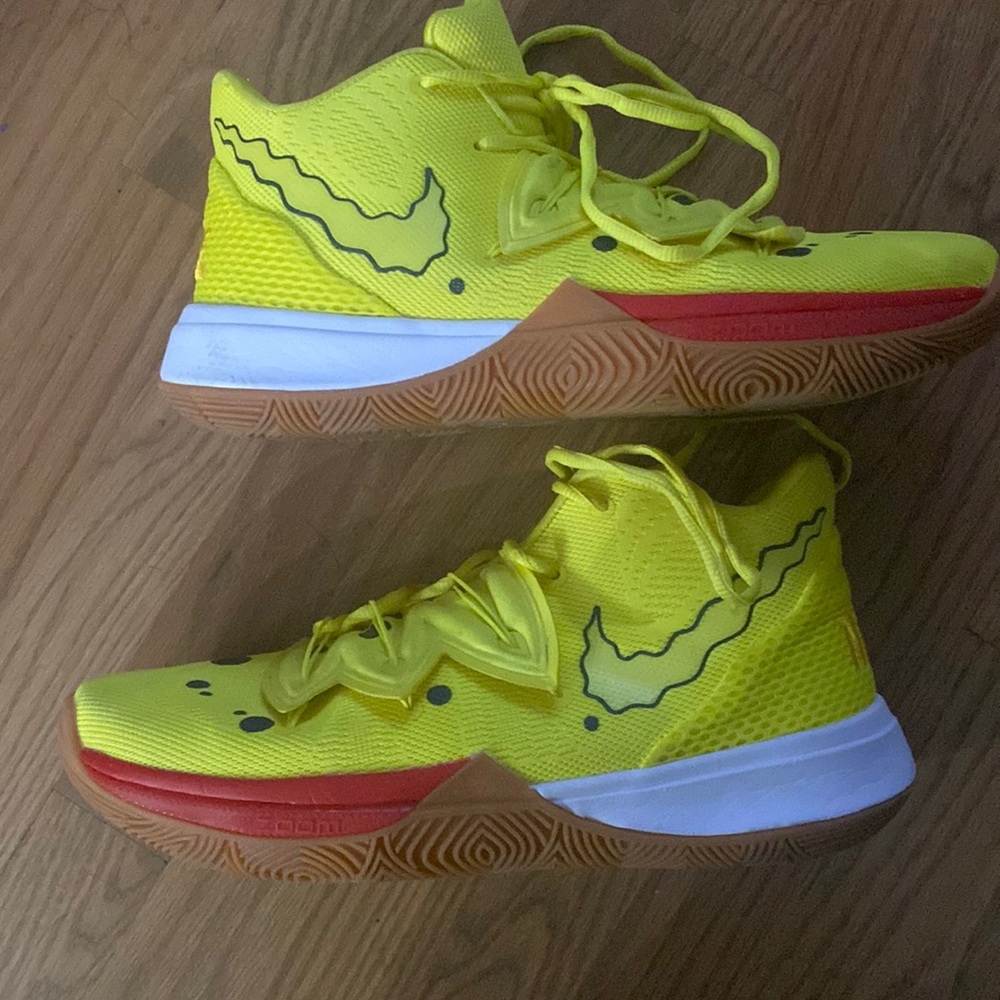 SpongeBob Kyrie size 11